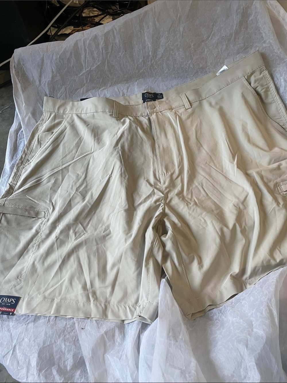 Chaps Men’s Tan Hybrid Cargo Shorts